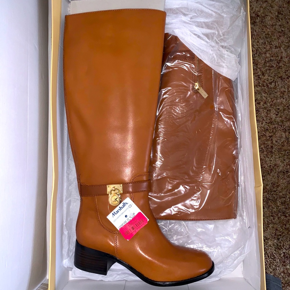 BRAND NEW! Michael Kors boots